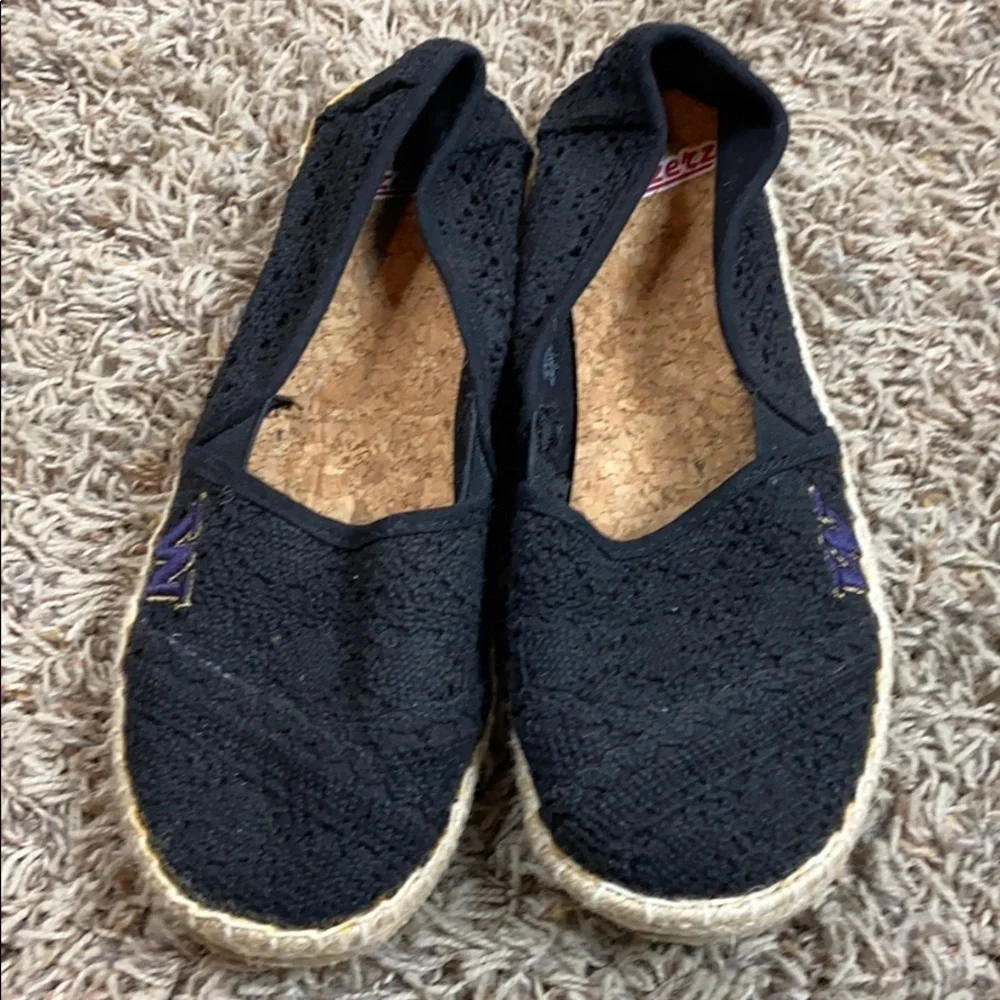 ❤️NWOT❤️Washington Huskies Napili‎ Campus Flat ~ 9